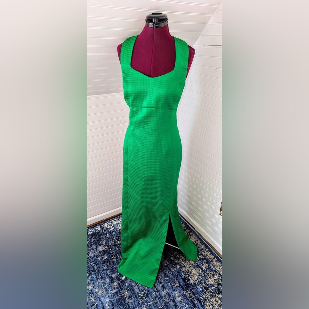 🌈 1990’s🐍Elegant Green textured full length dress with a slit!